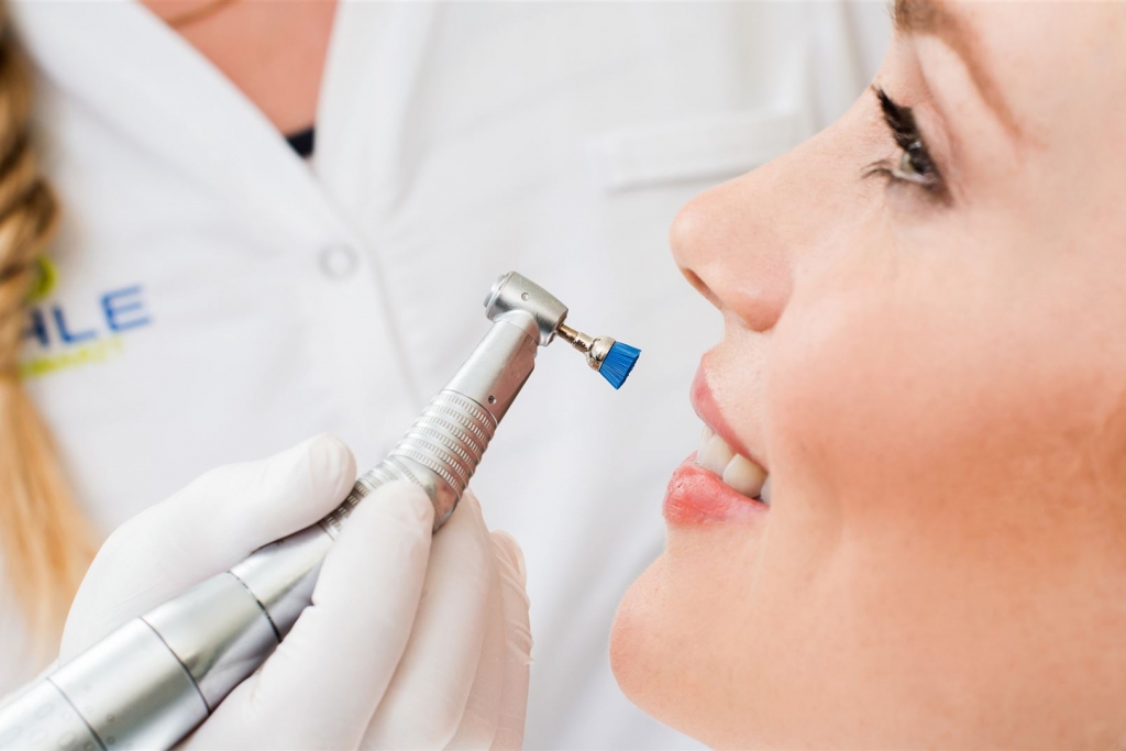 Prophylaxe / Professionelle Zahnreinigung Prophylaxe / Professionelle Zahnreinigung